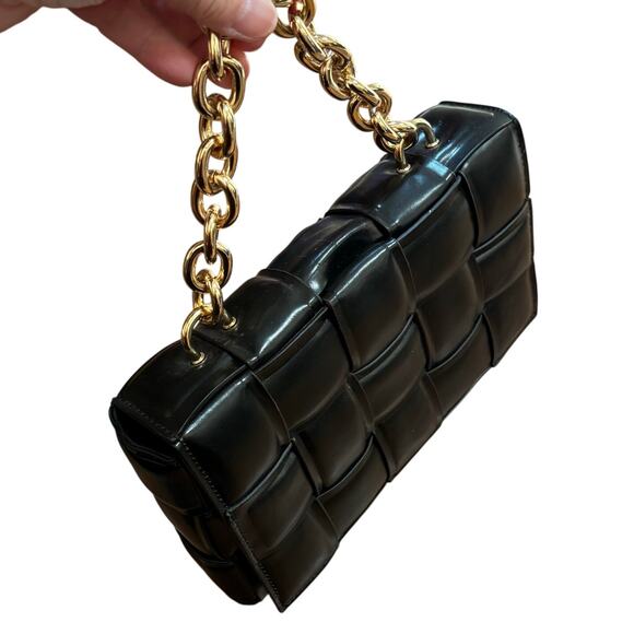 Black faux leather quilted puffy purse chunky gold chain top handle satchel - Picture 8 of 9